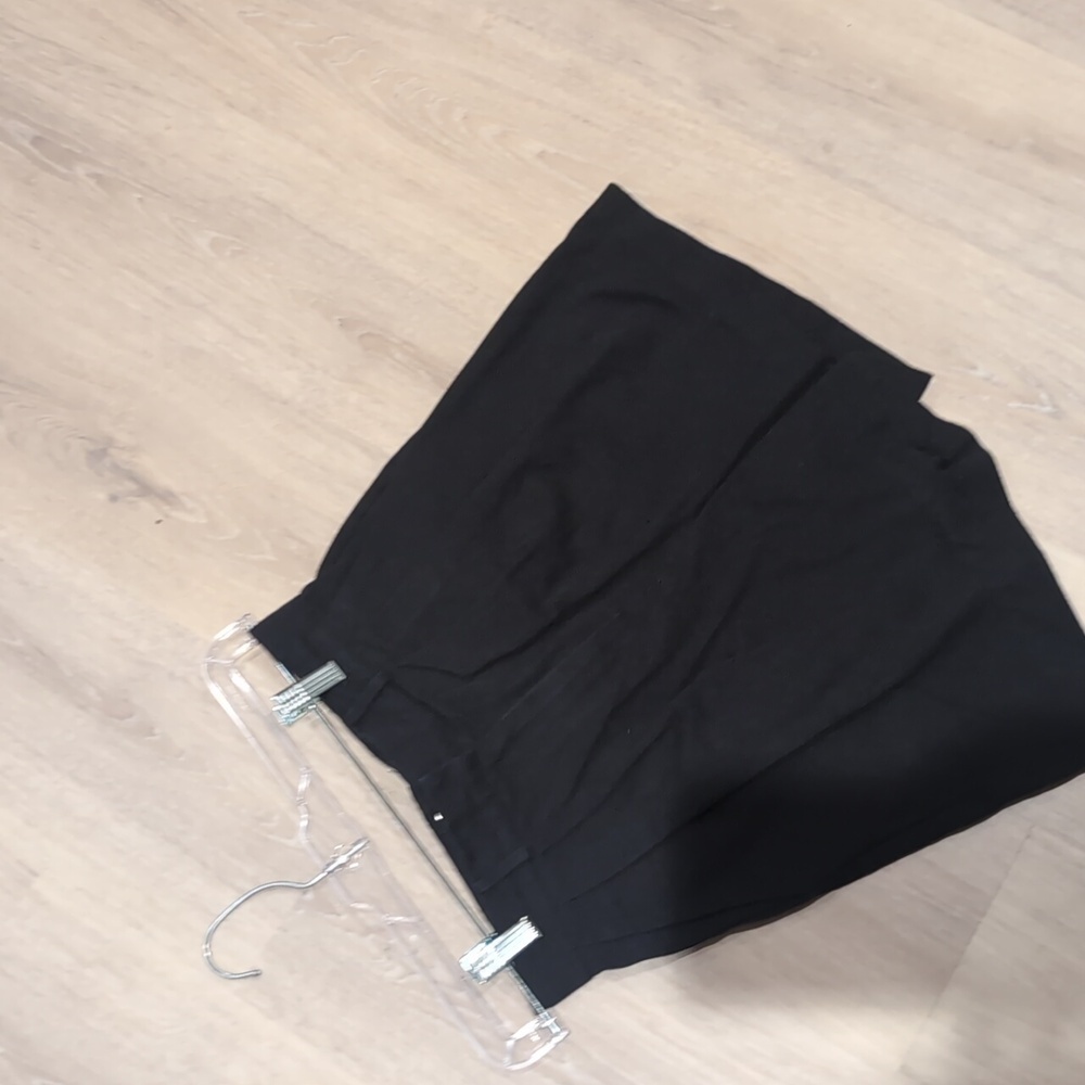 Oak and Fort High Rise Black Tailored Shorts - Picture 3 of 9